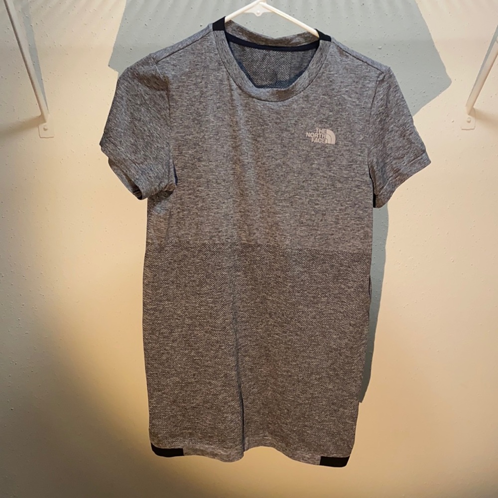 The North Face women’s Summit Series L1 tee